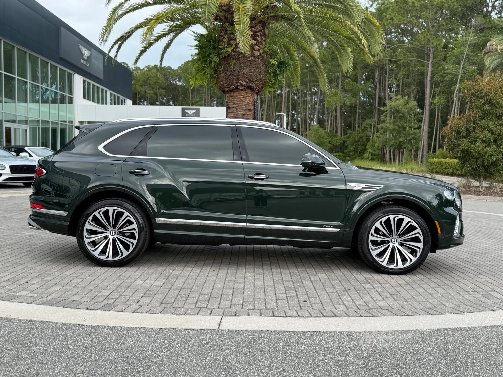Certified 2024 Bentley Bentayga Extended Wheelbase AWD/4WD image 13