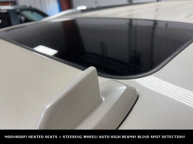 Used 2015 Cadillac Escalade Luxury image 5