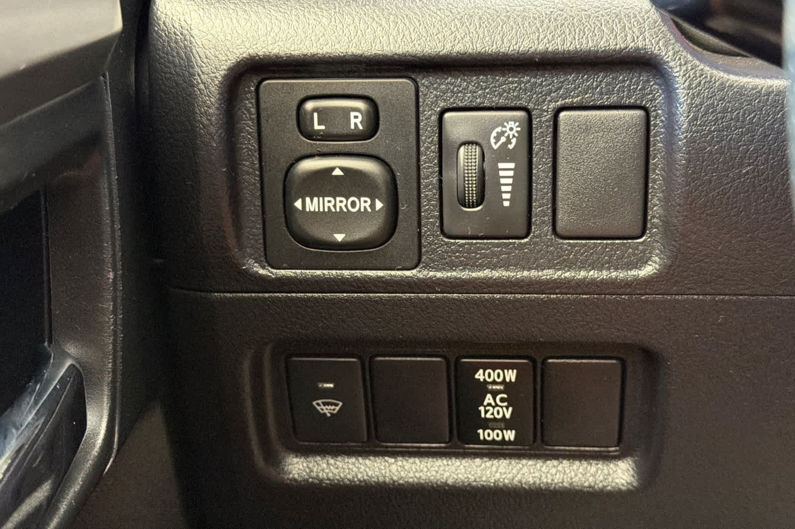 Used 2019 Toyota 4Runner SR5 AWD/4WD image 28