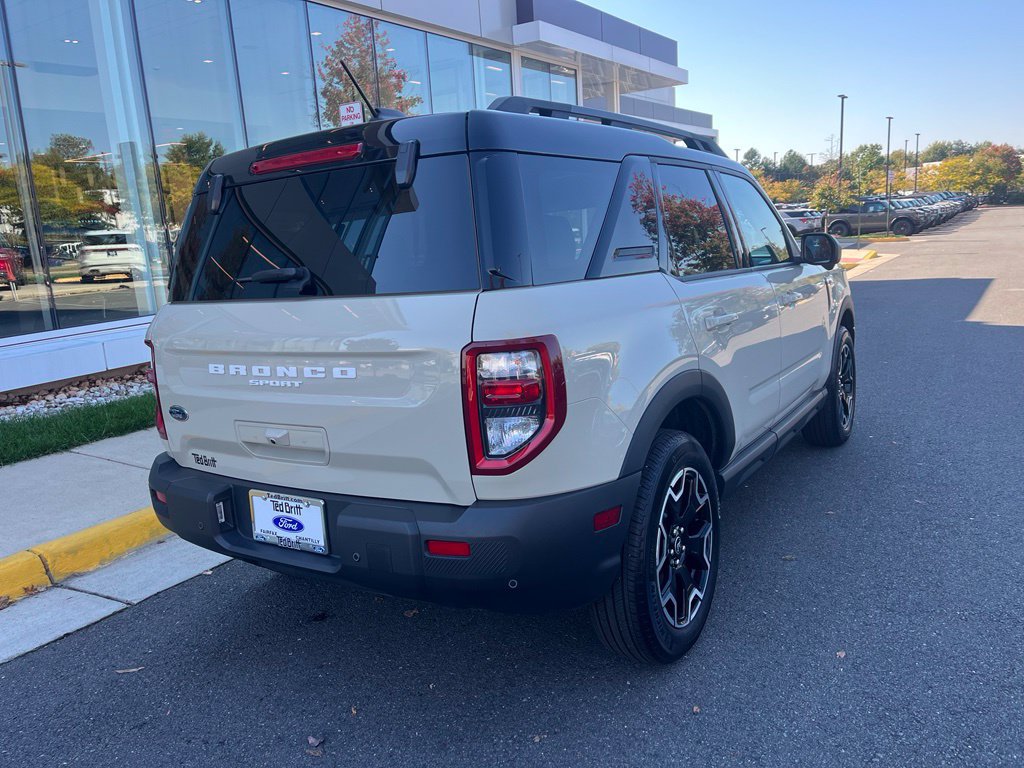 Certified 2025 Ford Bronco Sport Outer Banks w/ Outer Banks Tech Package+ AWD/4WD image 9