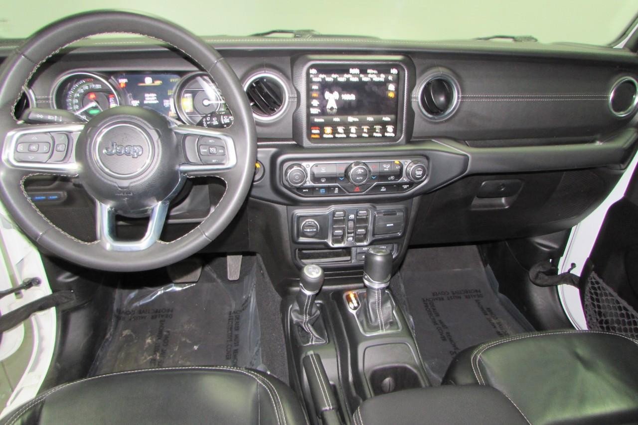Used 2023 Jeep Wrangler Unlimited Sahara image 24