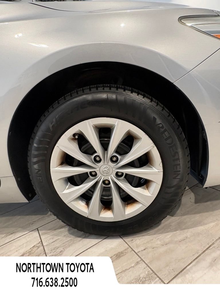 Used 2015 Toyota Camry LE FWD image 11