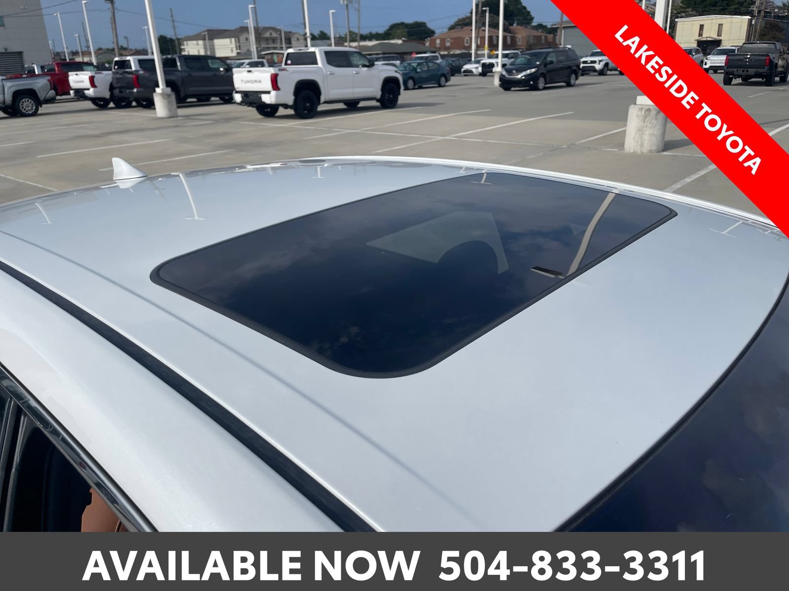 Used 2020 Toyota Avalon Limited FWD image 9