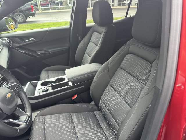 Used 2026 Chevrolet Equinox LT AWD/4WD image 16