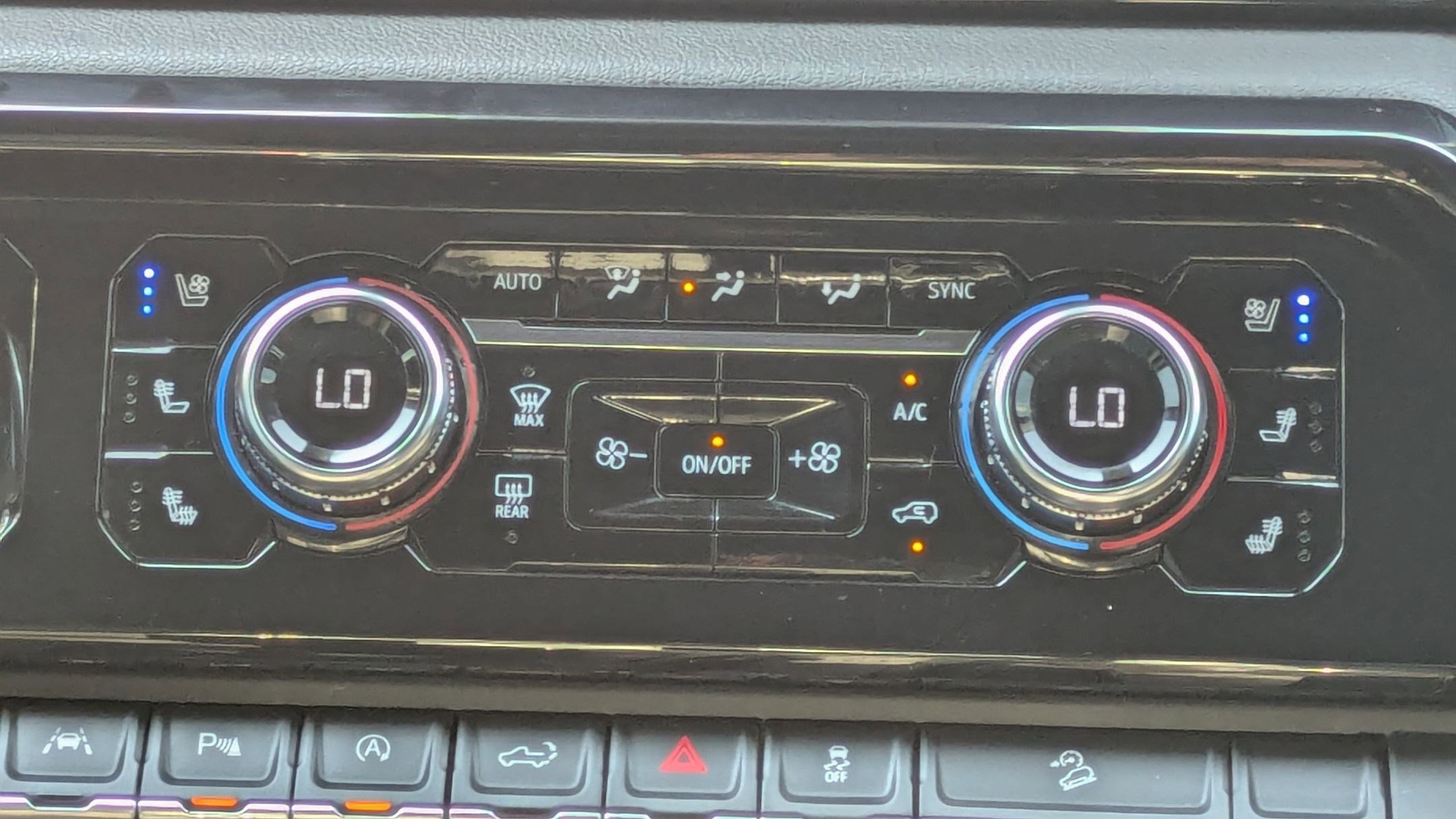 Used 2024 GMC Sierra 1500 AT4 image 29