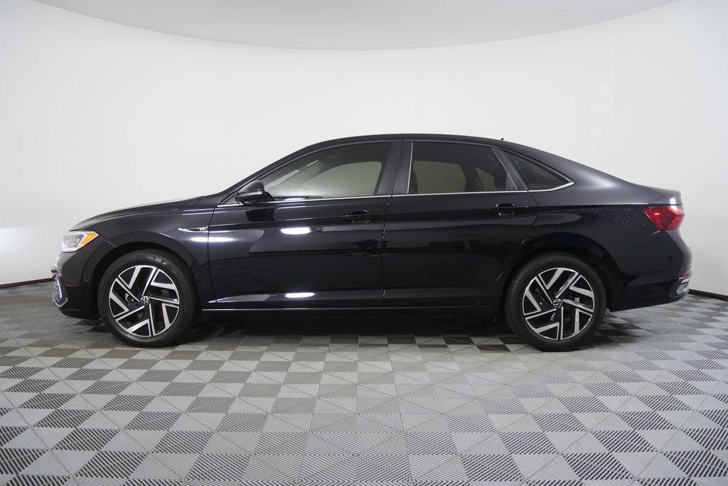 Used 2024 Volkswagen Jetta SEL FWD image 6