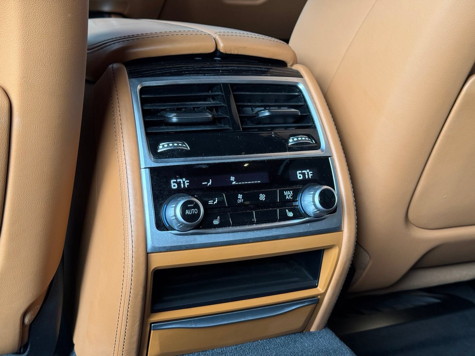 Used 2022 BMW 740i w/ M Sport Package RWD image 42