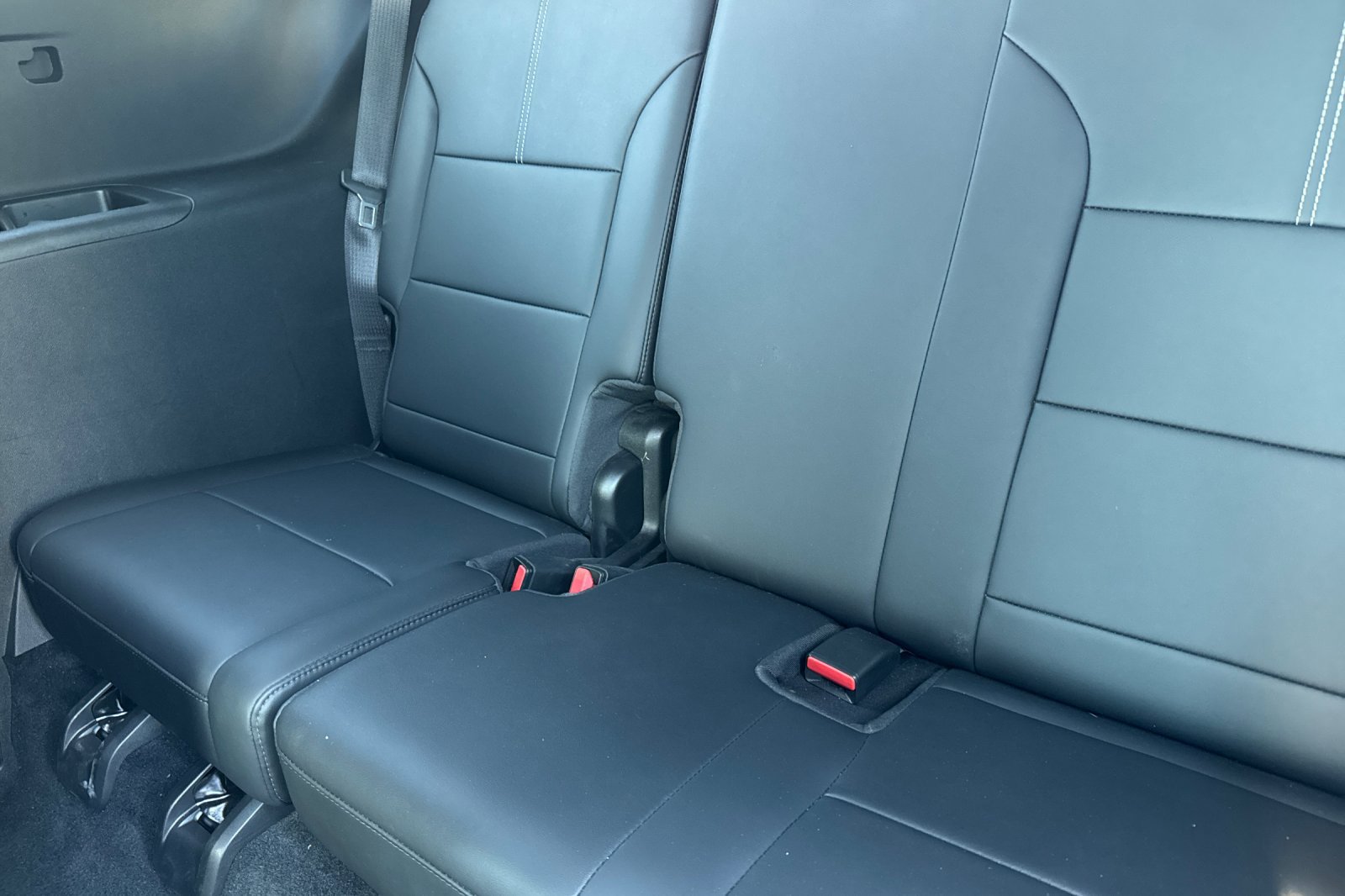 Used 2026 GMC Acadia Elevation w/ Elevation Premium Package FWD image 18