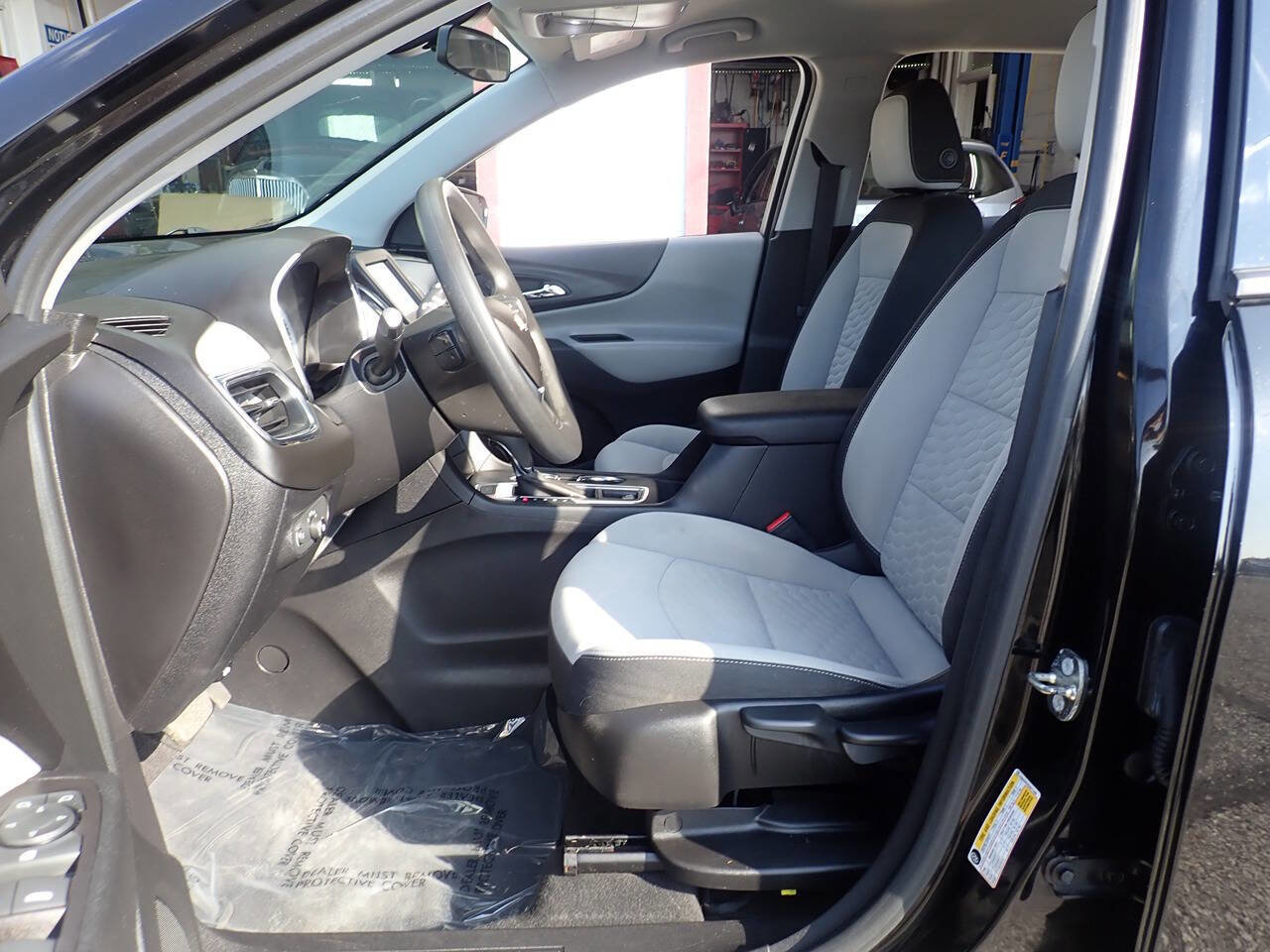 Used 2018 Chevrolet Equinox LS image 9