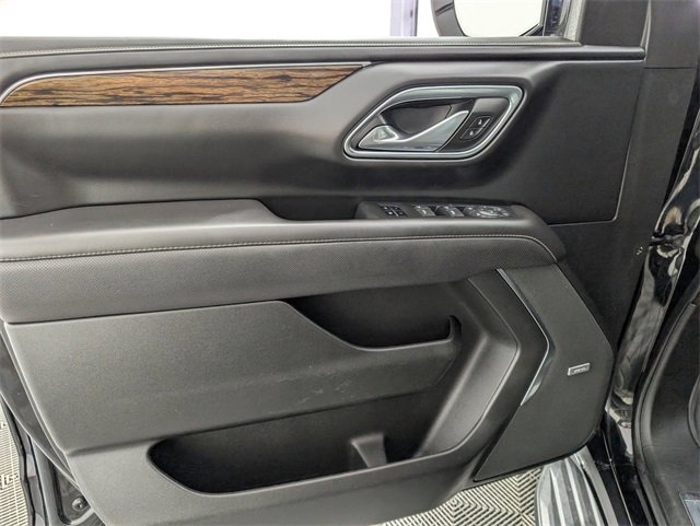 Used 2023 Chevrolet Suburban Premier image 13