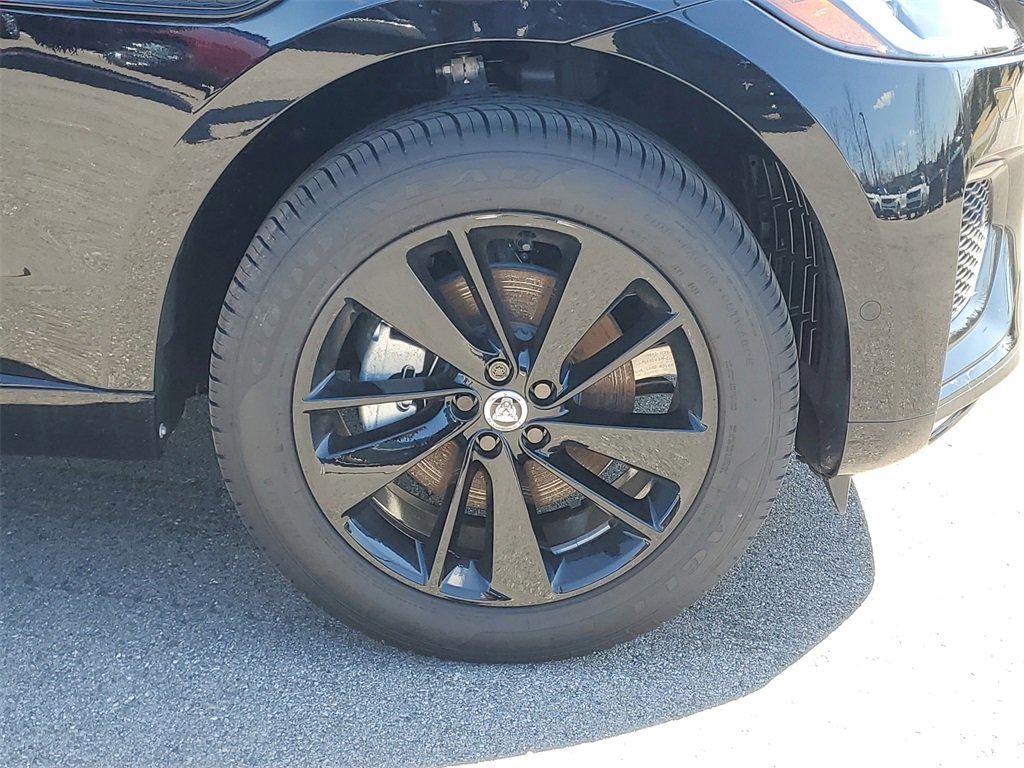 New 2025 Jaguar F-PACE R-Dynamic S image 5