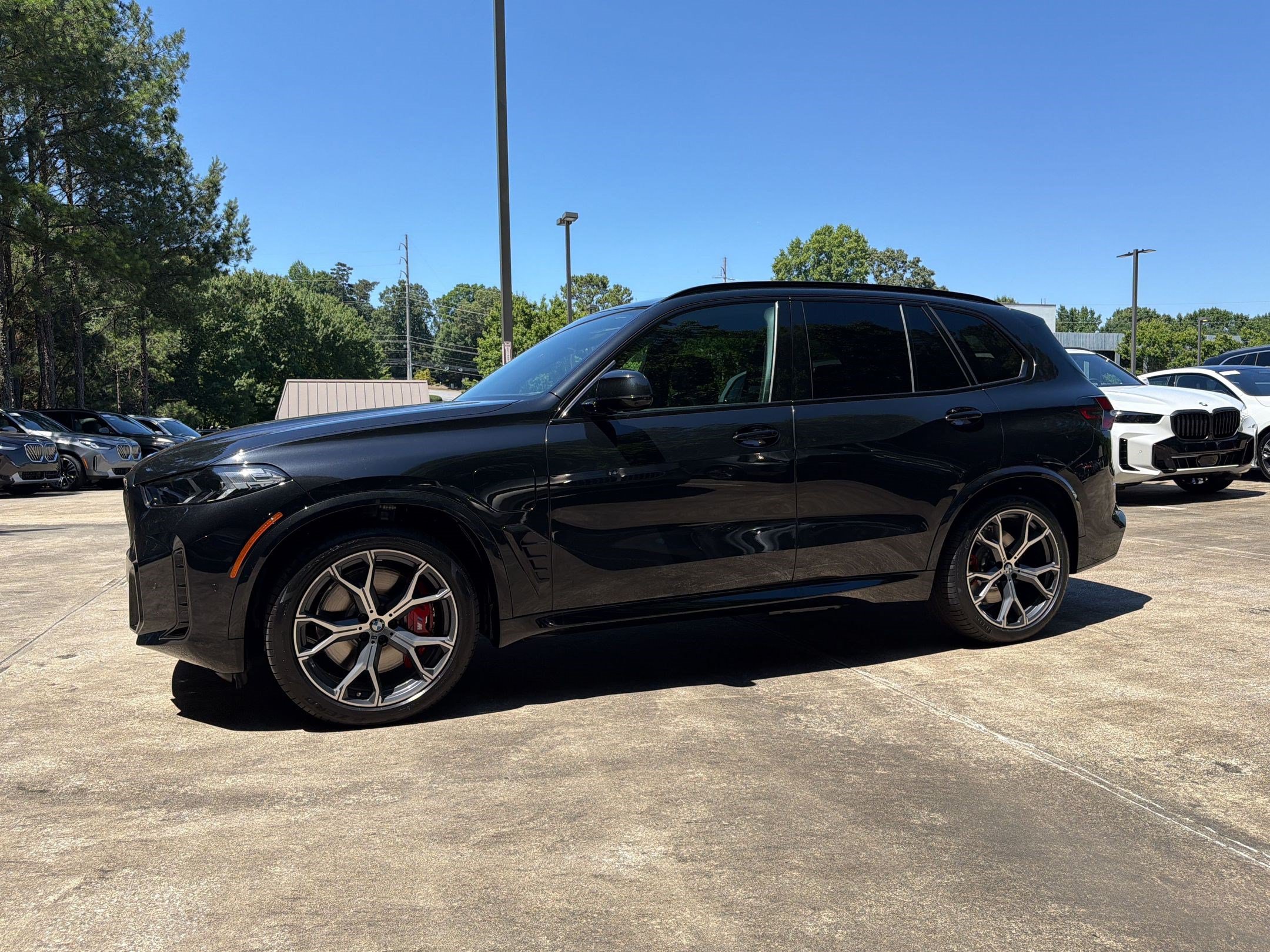 New 2026 BMW X5 xDrive50e w/ M Sport Package AWD/4WD image 25
