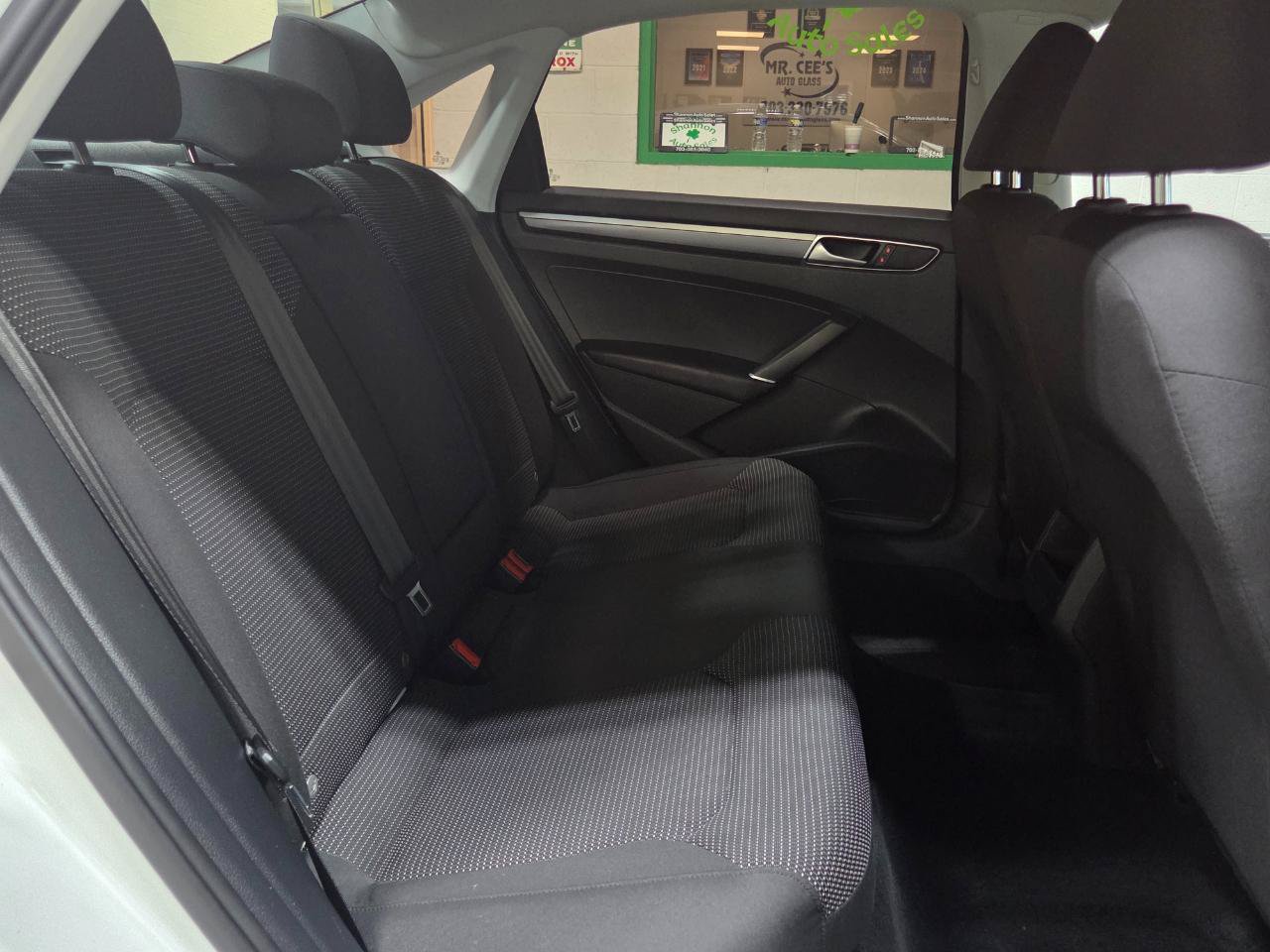 Used 2016 Volkswagen Passat 1.8T R-Line FWD image 25