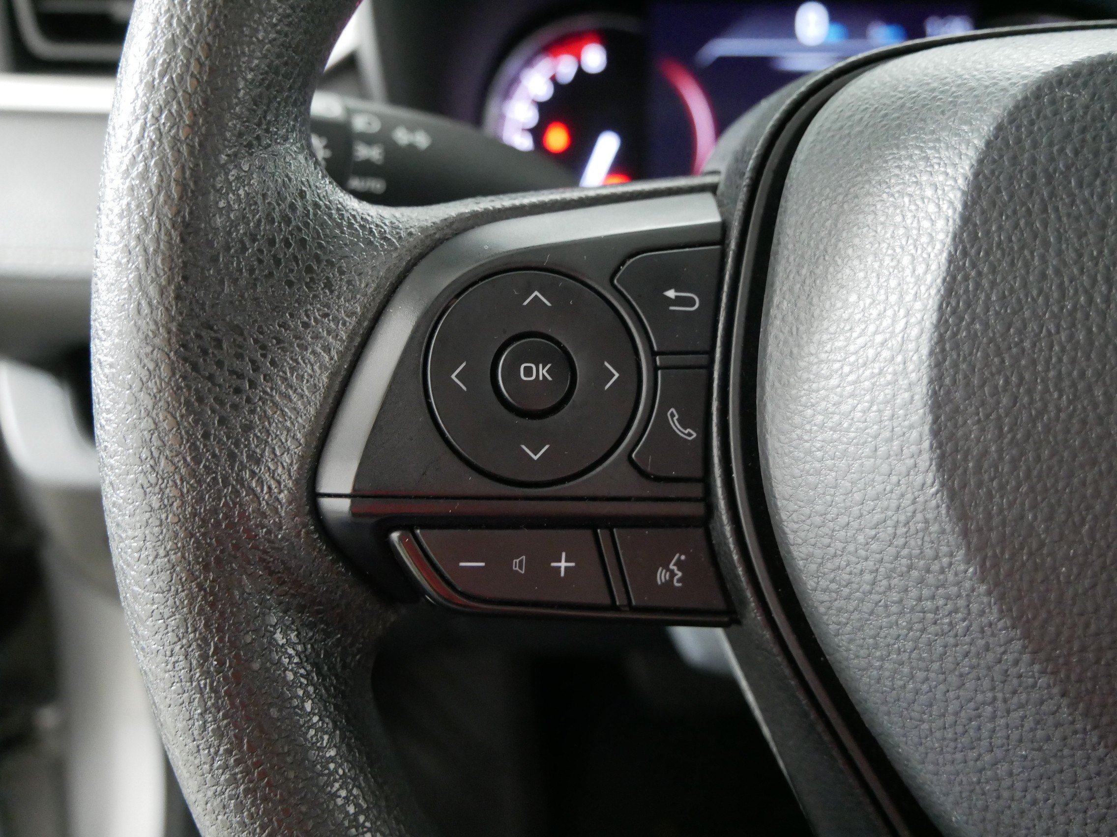 Certified 2024 Toyota RAV4 XLE FWD image 27