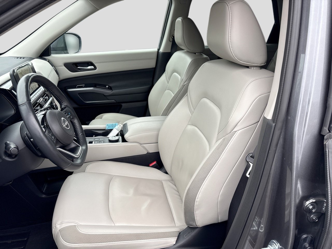 Used 2024 Nissan Pathfinder SL AWD/4WD image 14