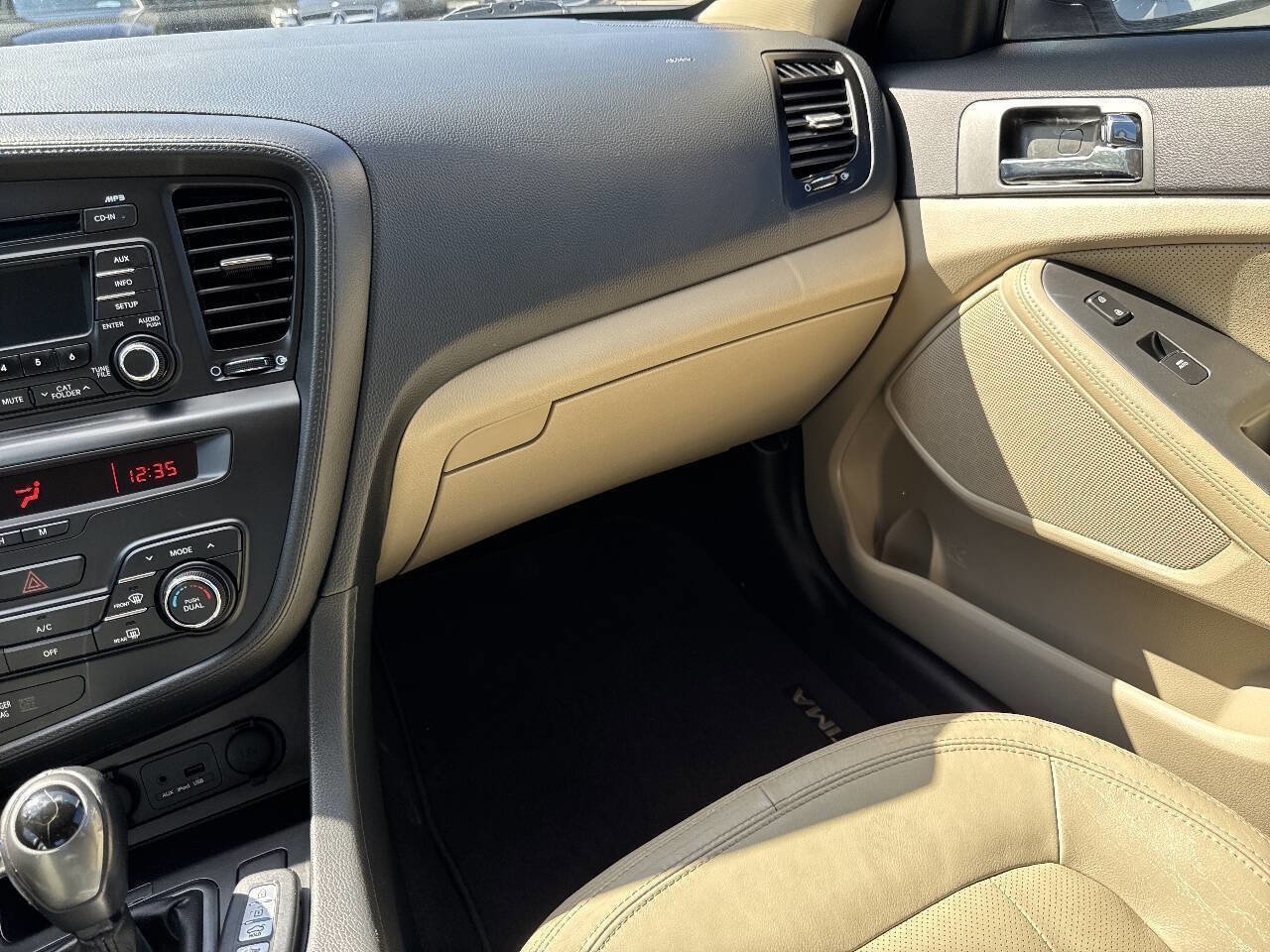 Used 2011 Kia Optima EX image 22