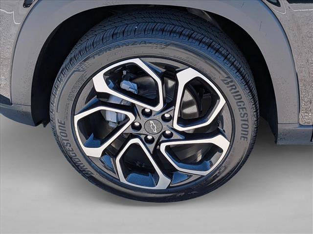 Used 2025 Chevrolet Trax RS FWD image 26