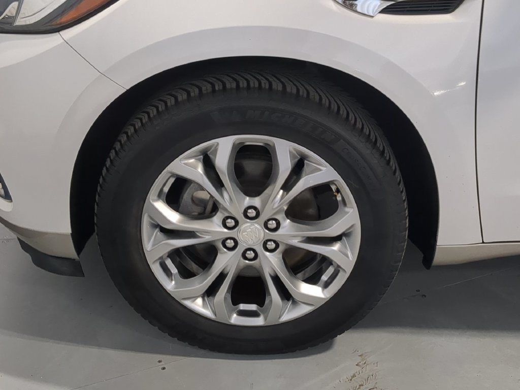 Used 2018 Buick Enclave Avenir w/ Avenir Technology Package AWD/4WD image 14