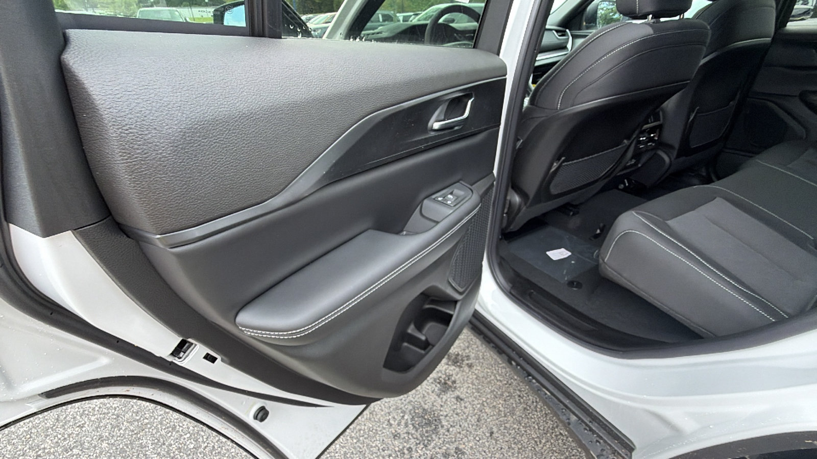 New 2026 Jeep Grand Cherokee Laredo RWD image 18