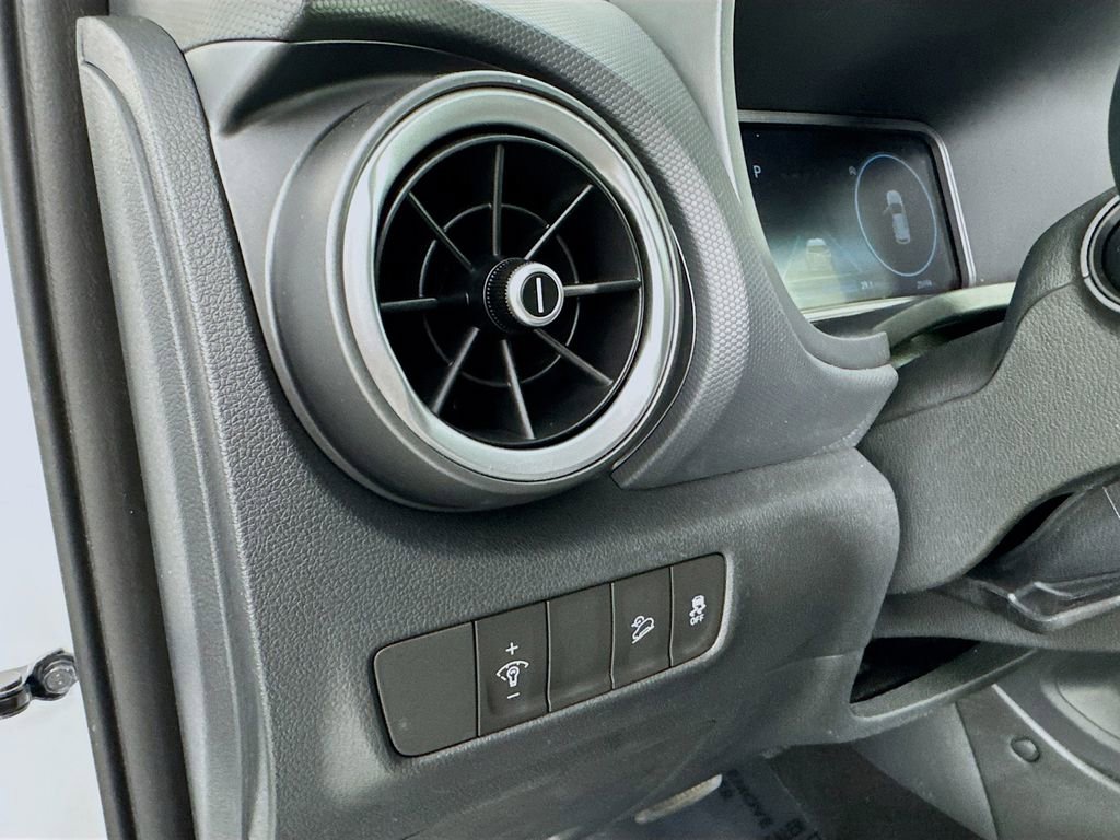 Used 2022 Hyundai Kona Limited image 14