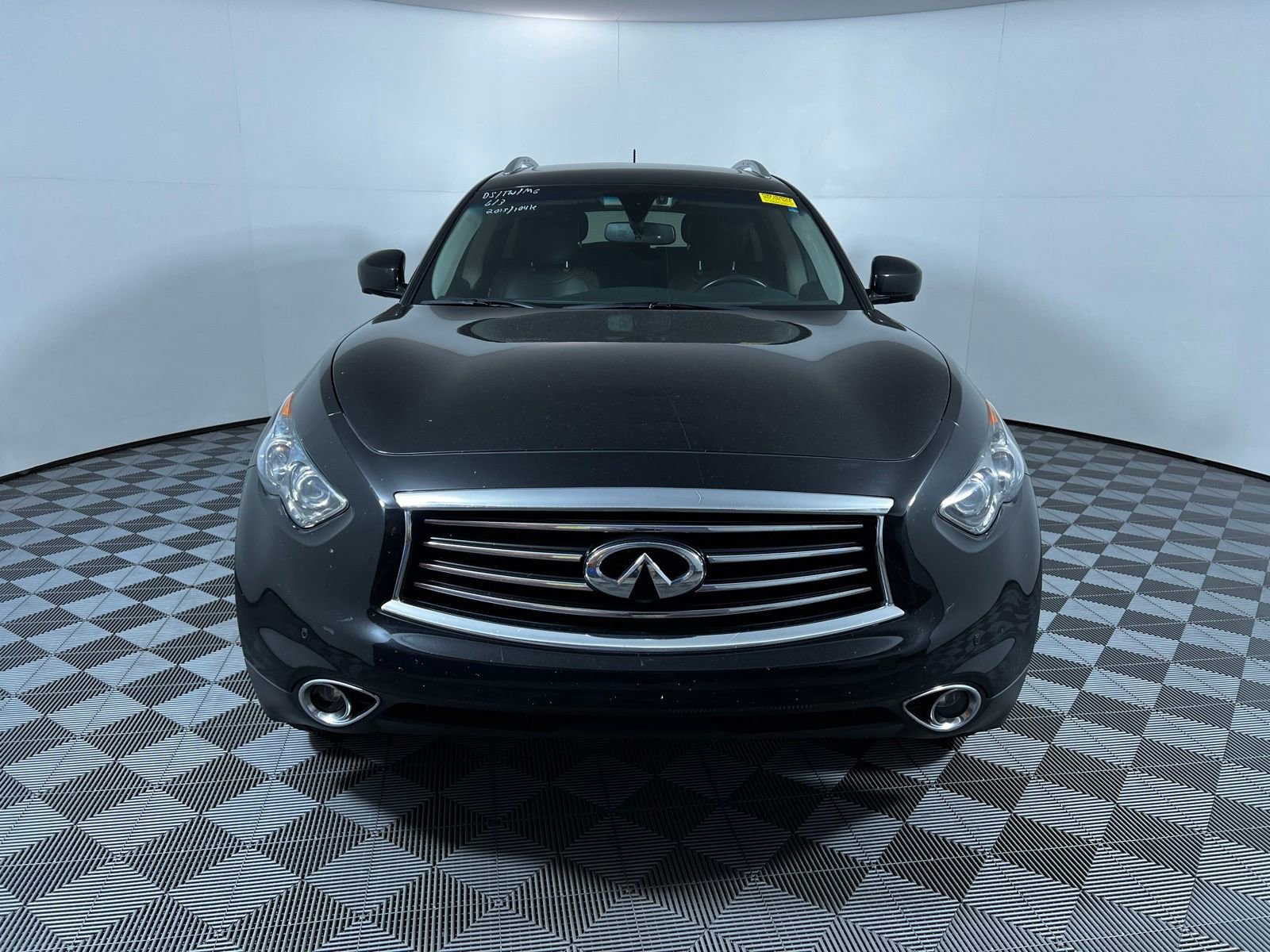 Used 2015 INFINITI QX70 AWD w/ Premium Package image 2