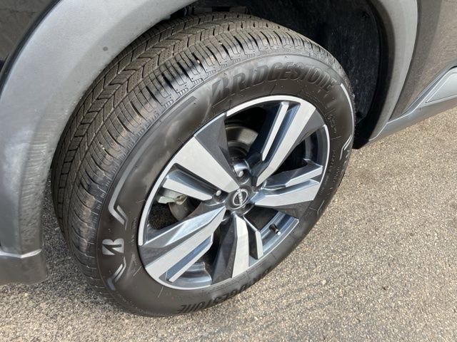 Used 2026 Nissan Rogue SL AWD/4WD image 36