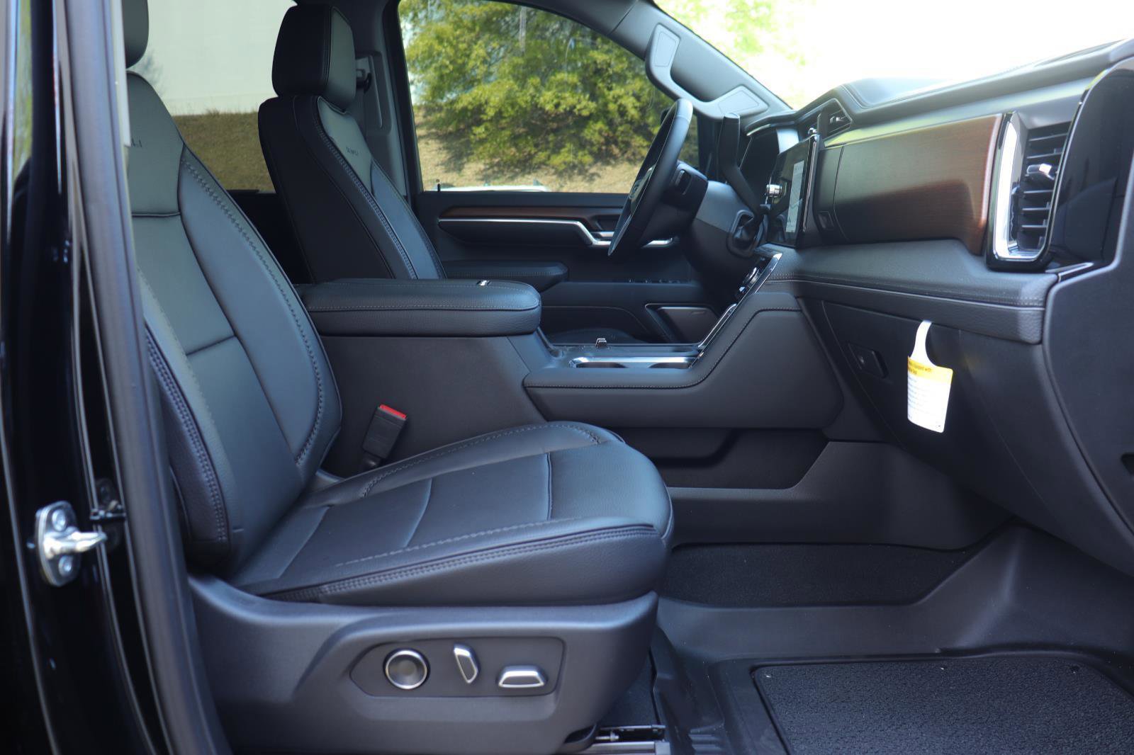 Used 2025 GMC Sierra 2500 Denali w/ Denali Reserve Package image 20
