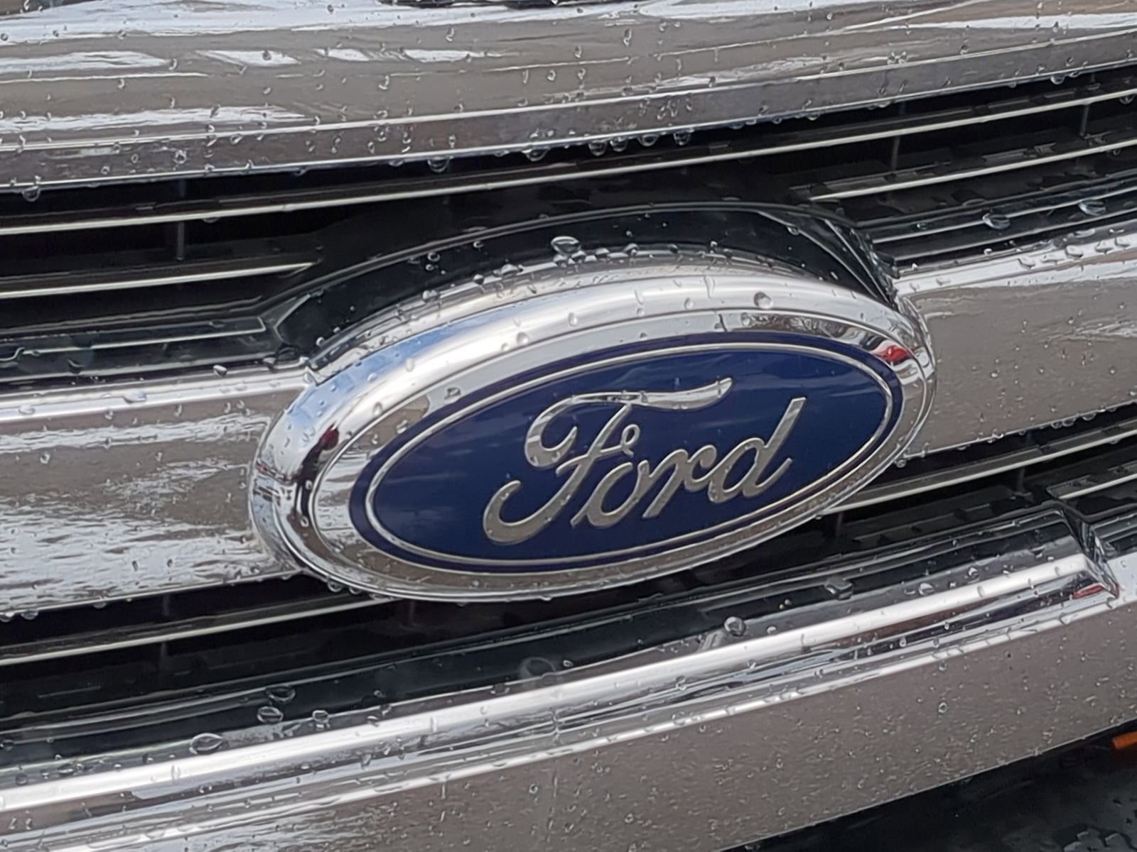 Used 2015 Ford F150 Lariat image 16