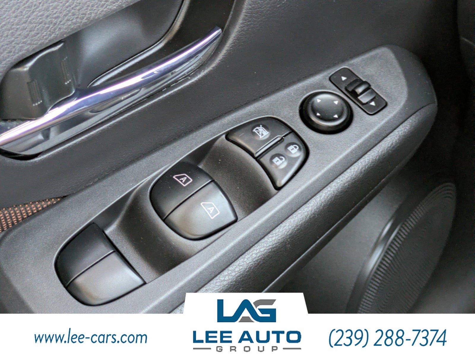 Used 2021 Nissan Kicks SR image 17