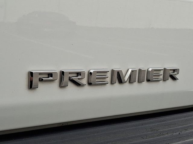 Used 2024 Chevrolet Suburban Premier image 31