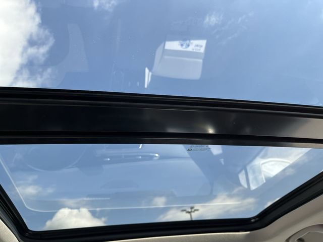 Used 2019 Cadillac XT4 Luxury w/ Cold Weather Package AWD/4WD image 18