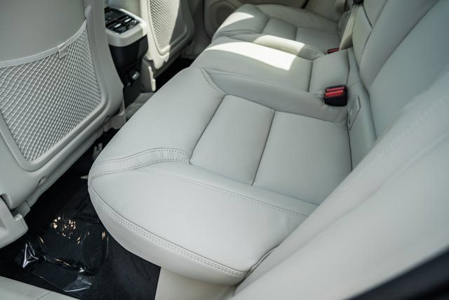 Used 2026 Volvo XC60 B5 Ultra w/ Protection Package Premier AWD/4WD image 29