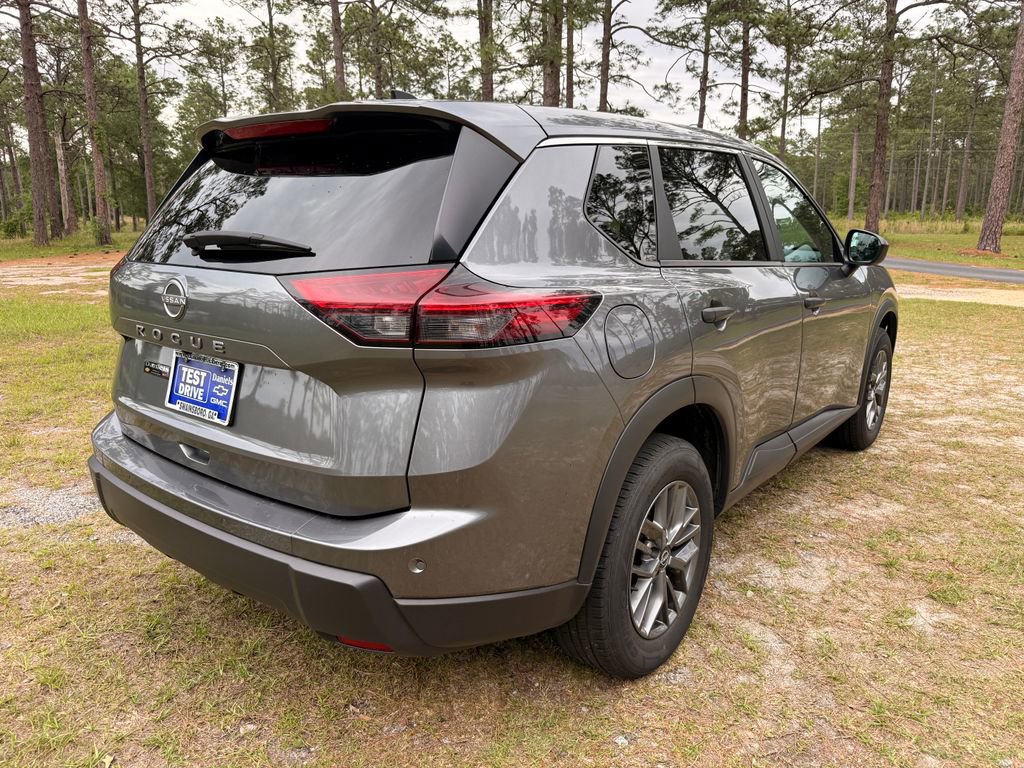 Used 2024 Nissan Rogue S FWD image 5
