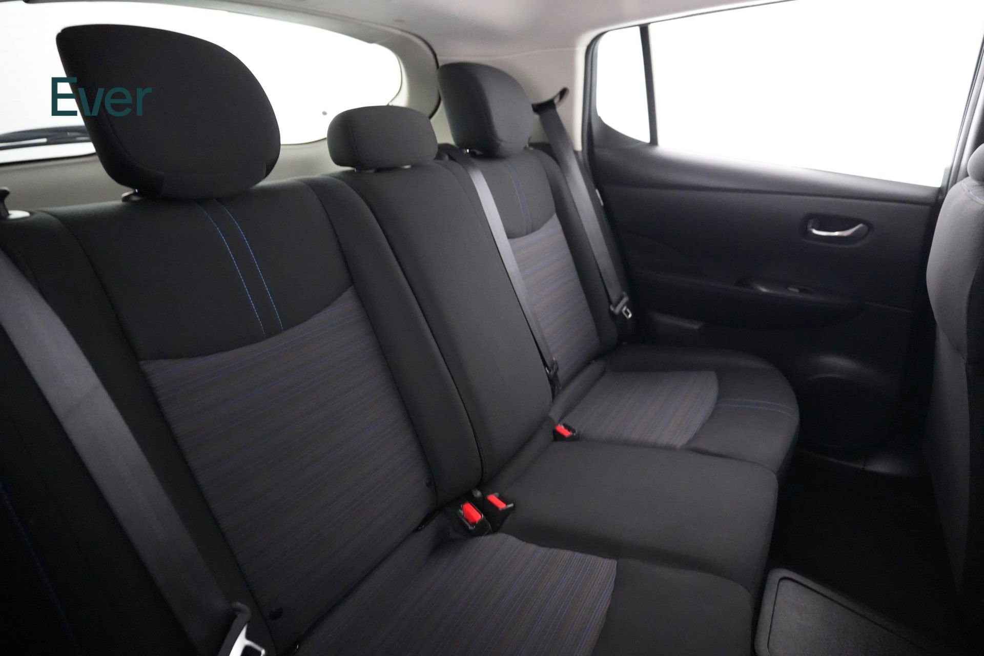 Used 2022 Nissan Leaf S image 5