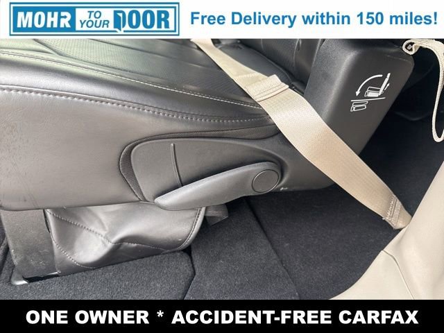 Used 2024 Chrysler Pacifica Touring-L image 24