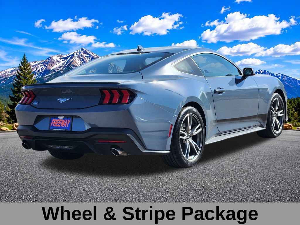 Used 2025 Ford Mustang Premium RWD image 5