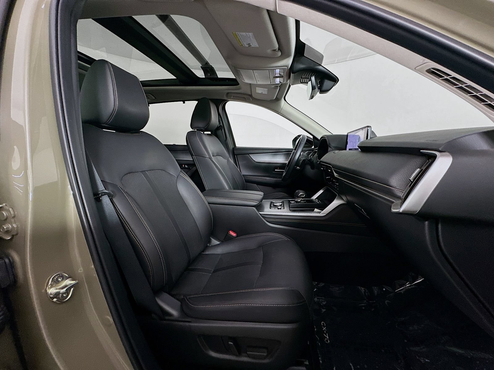 Certified 2025 MAZDA CX-70 Plug-In Hybrid w/ Premium Pkg AWD/4WD image 30