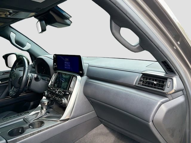 Used 2022 Lexus LX 600 4WD w/ Accessory Package (Z1) image 15