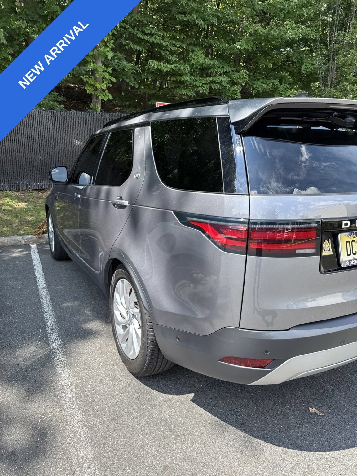 Used 2024 Land Rover Discovery S AWD/4WD image 3