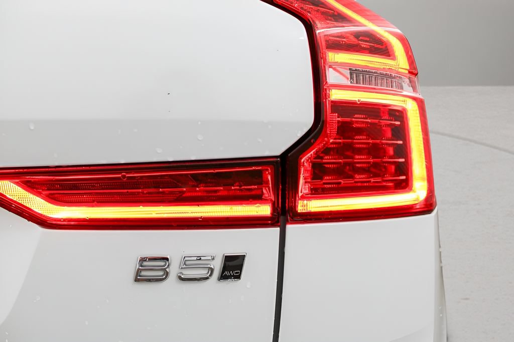 Used 2023 Volvo XC60 B5 Core w/ Climate Package AWD/4WD image 45