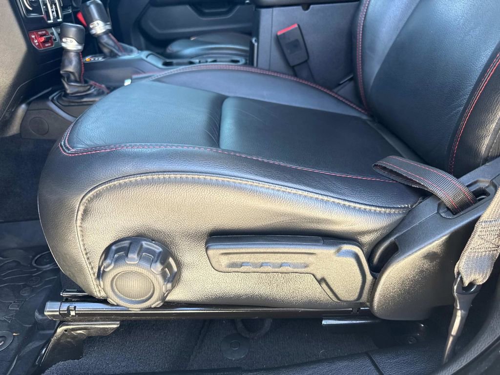 Used 2018 Jeep Wrangler Unlimited Rubicon image 20