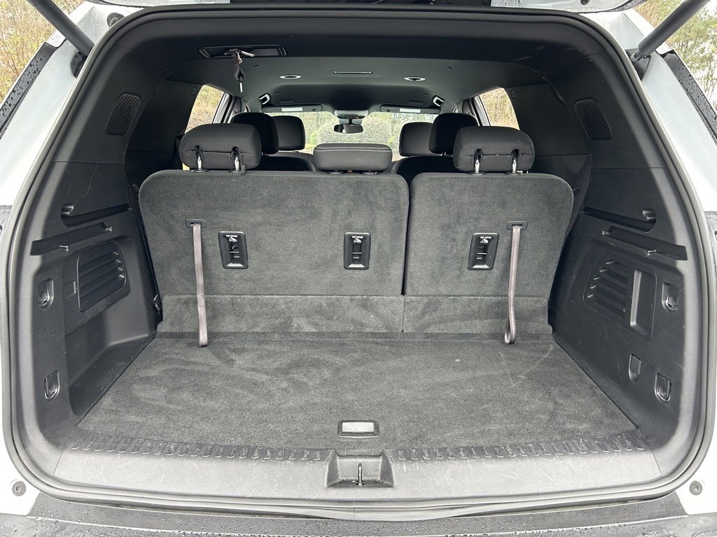 Used 2024 Chevrolet Traverse LT image 44