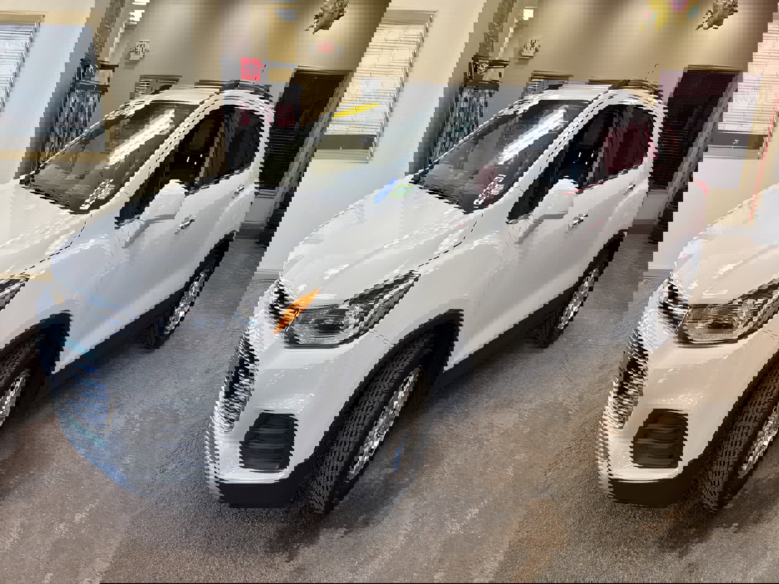 Used 2018 Chevrolet Trax LT w/ LT Convenience Package FWD image 14