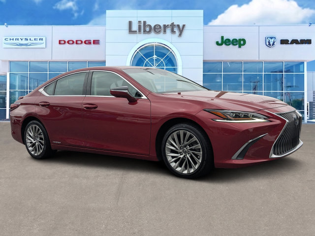 Used 2021 Lexus ES 300h Ultra Luxury w/ Accessory Package 2