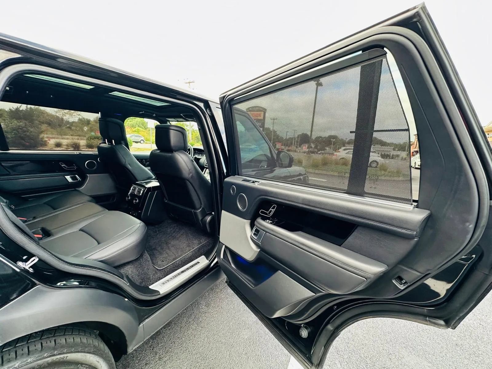 Used 2018 Land Rover Range Rover Long Wheelbase Supercharged AWD/4WD image 9