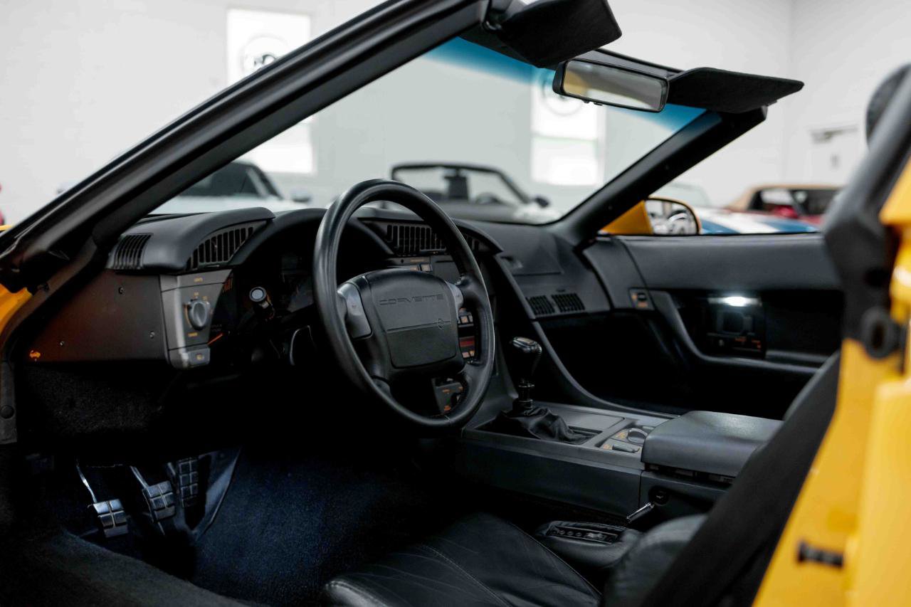 Used 1991 Chevrolet Corvette ZR-1 RWD image 2