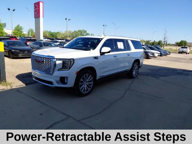 Used 2022 GMC Yukon XL Denali AWD/4WD image 9