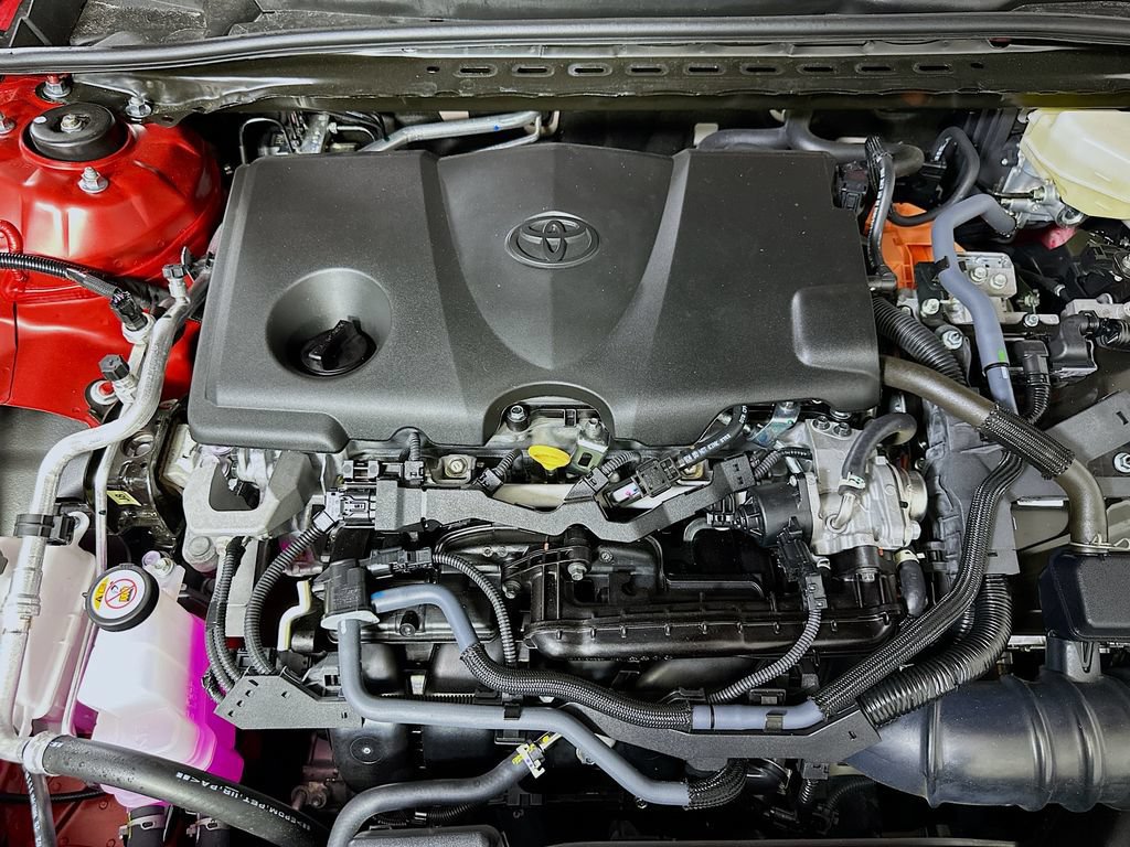 Used 2025 Toyota Camry XLE FWD image 9