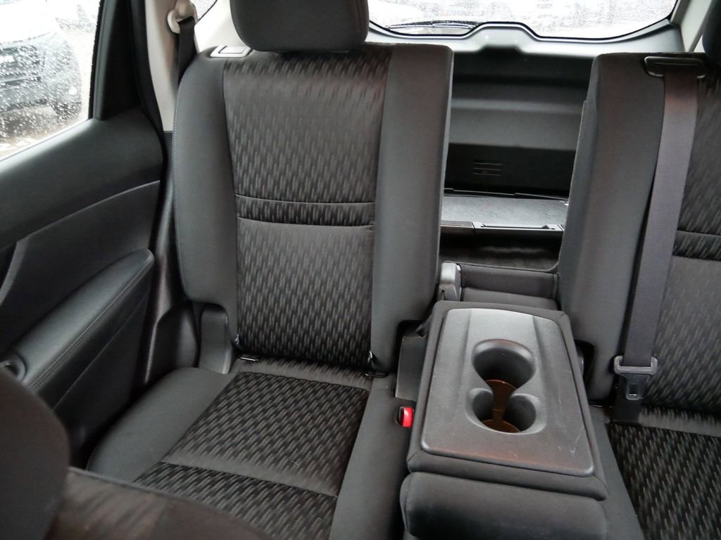 Used 2020 Nissan Rogue SV image 16