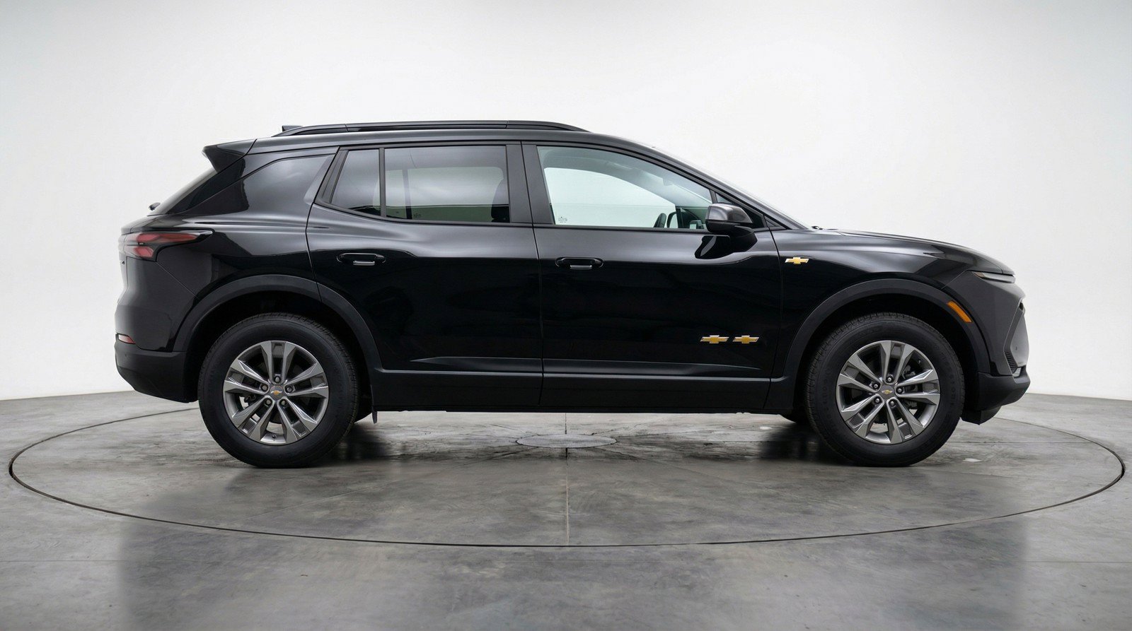 Used 2025 Chevrolet Equinox LT FWD image 11